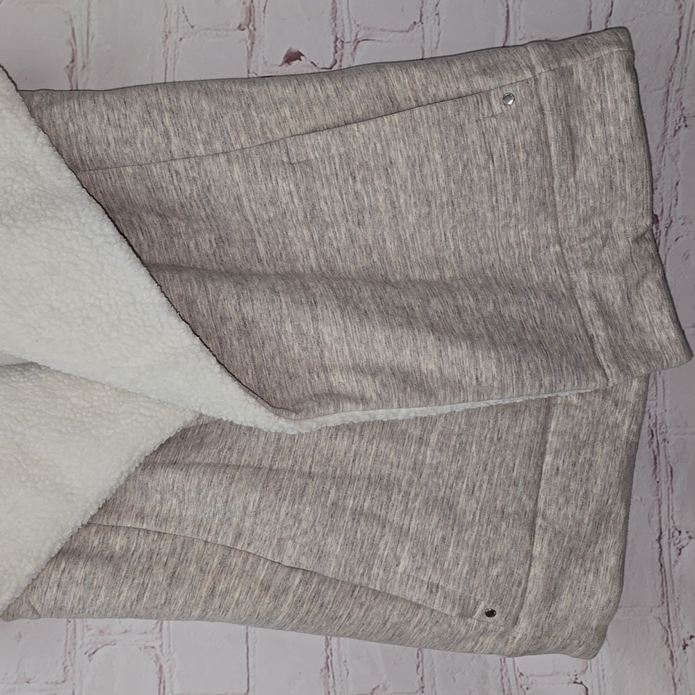 Athleta Apres Anything Sherpa Fleece Vest Oatmeal Heather Women's Size S - Picture 6 of 14